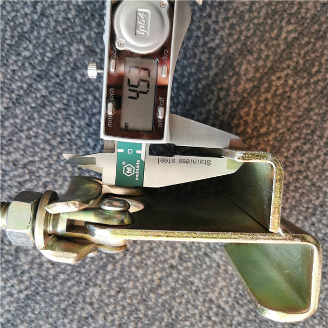 Tampilkan papan coupler yang ditekan 02