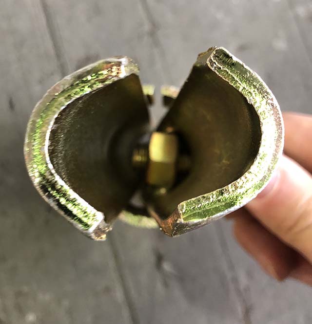 Pin gabungan yang ditekan 12