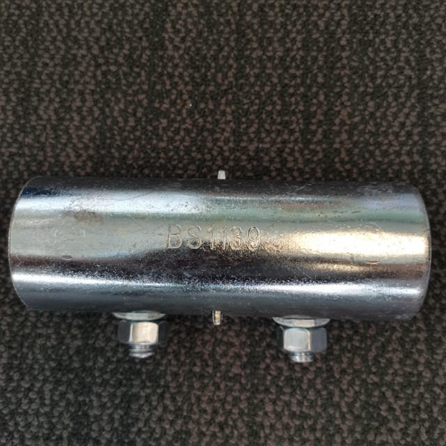 Pasangan lengan yang ditekan