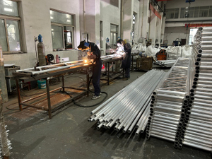 Pengelasan balok aluminium