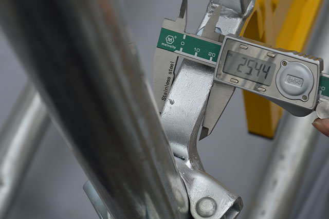 akses tangga pegas akses gerbang keselamatan perancah yang dioperasikan