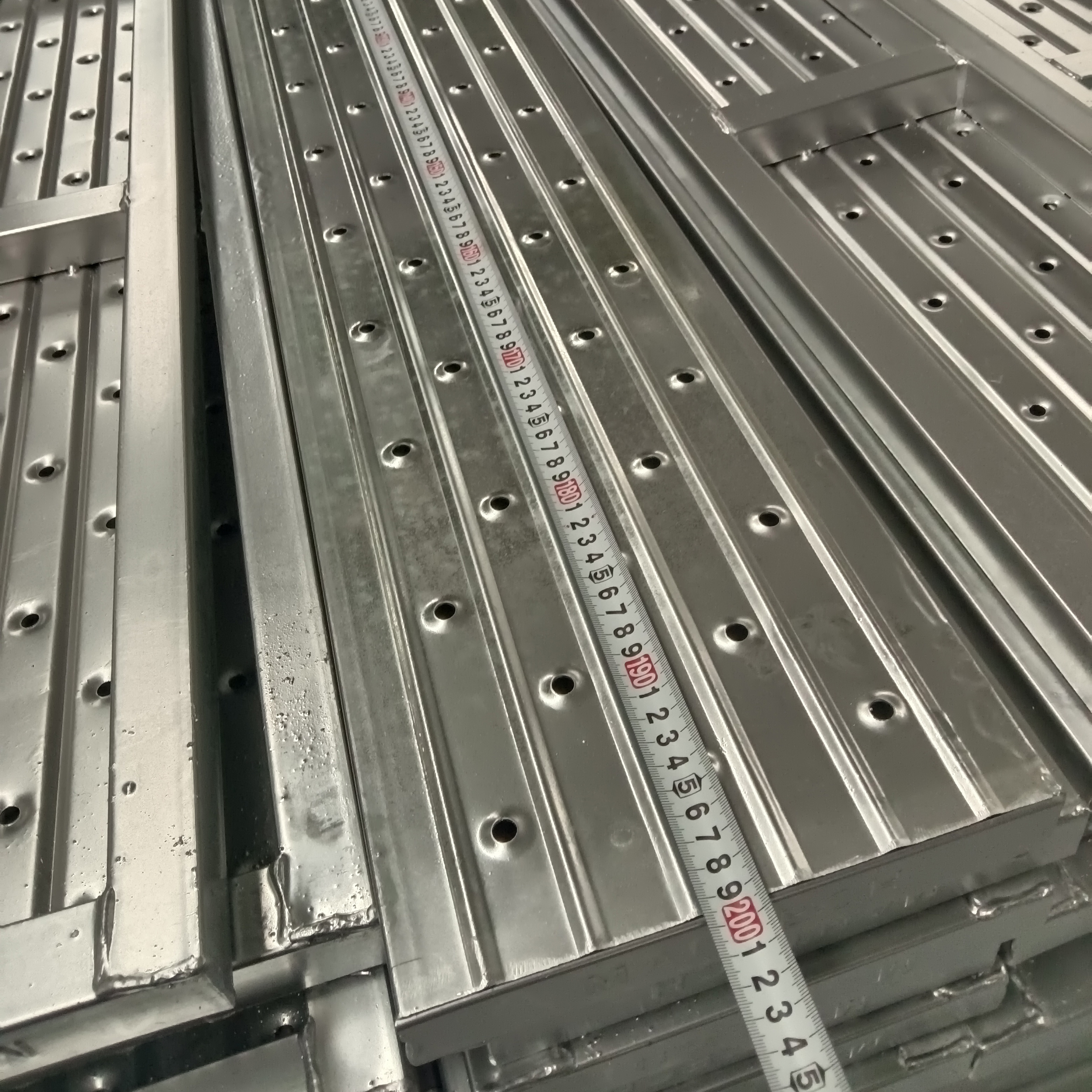 2.0m papan baja tertutup