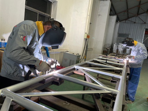 Pengelasan balok aluminium