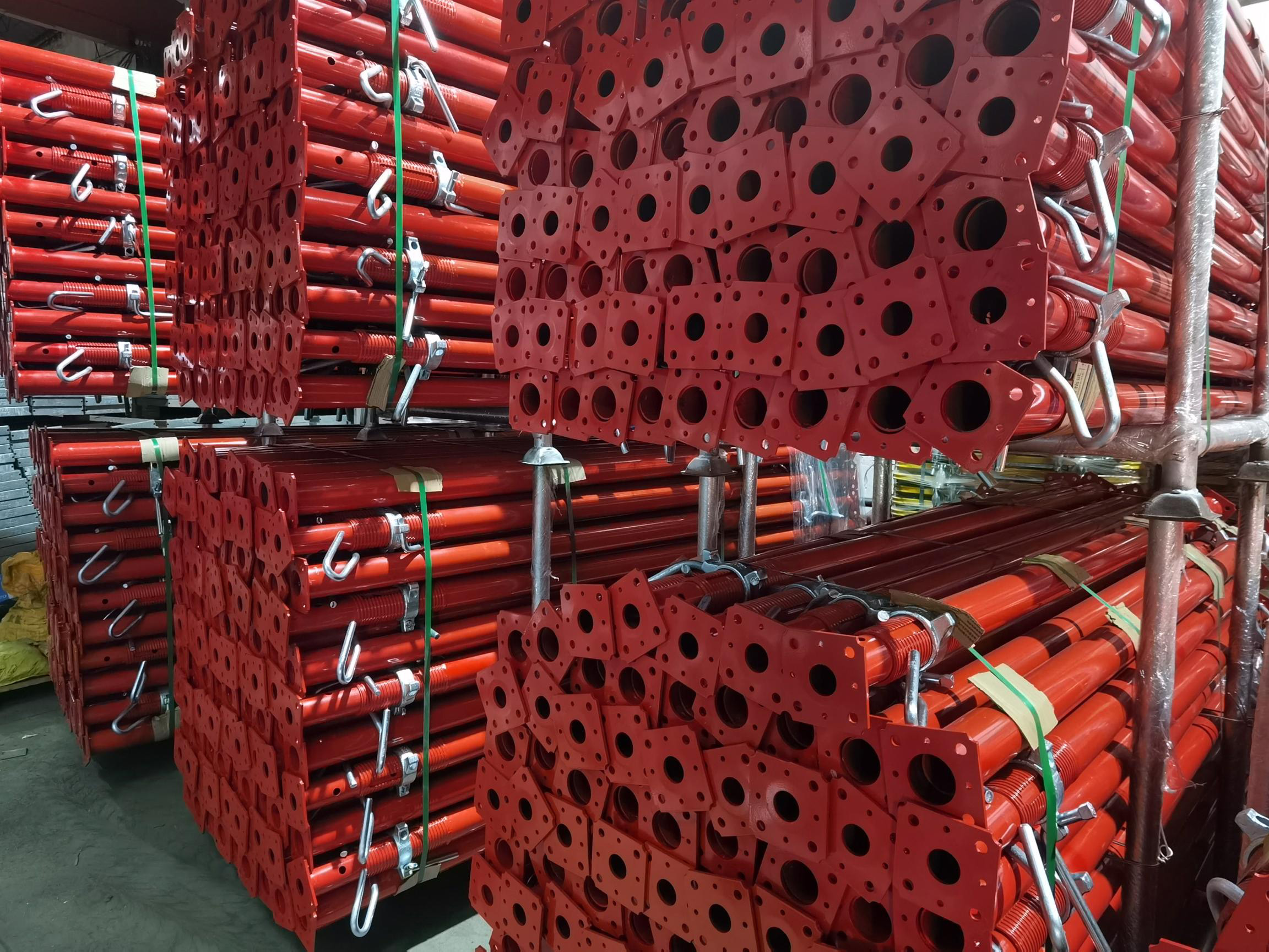 Alat peraga baja vs alat peraga aluminium