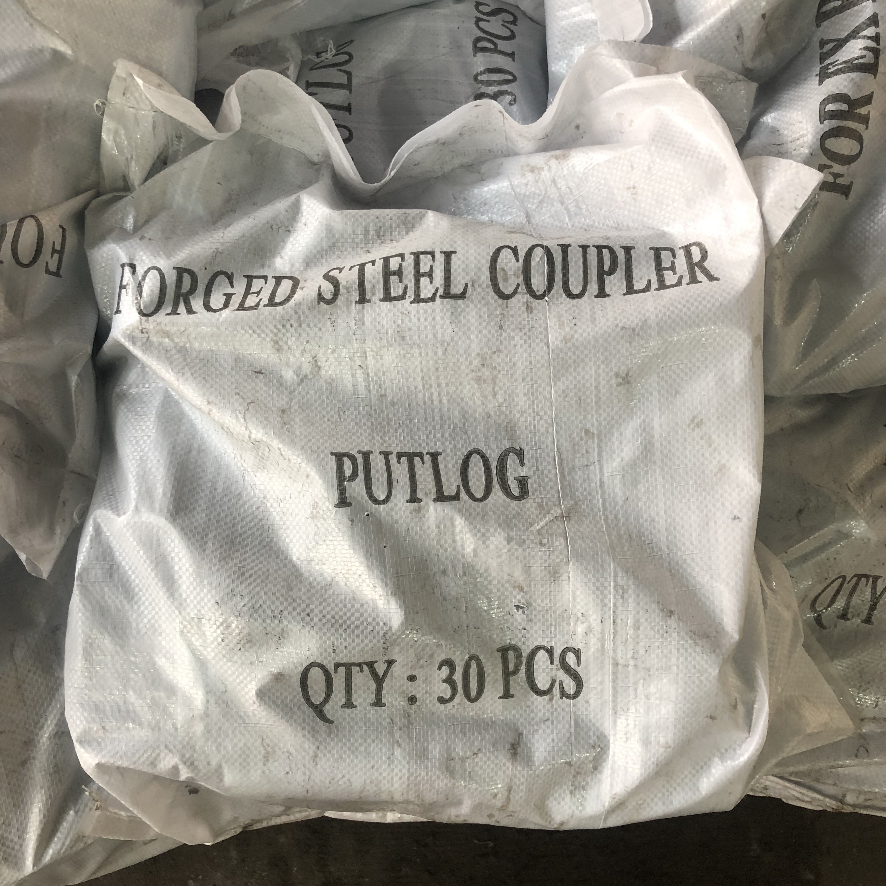 Drop coupler putlog tempa