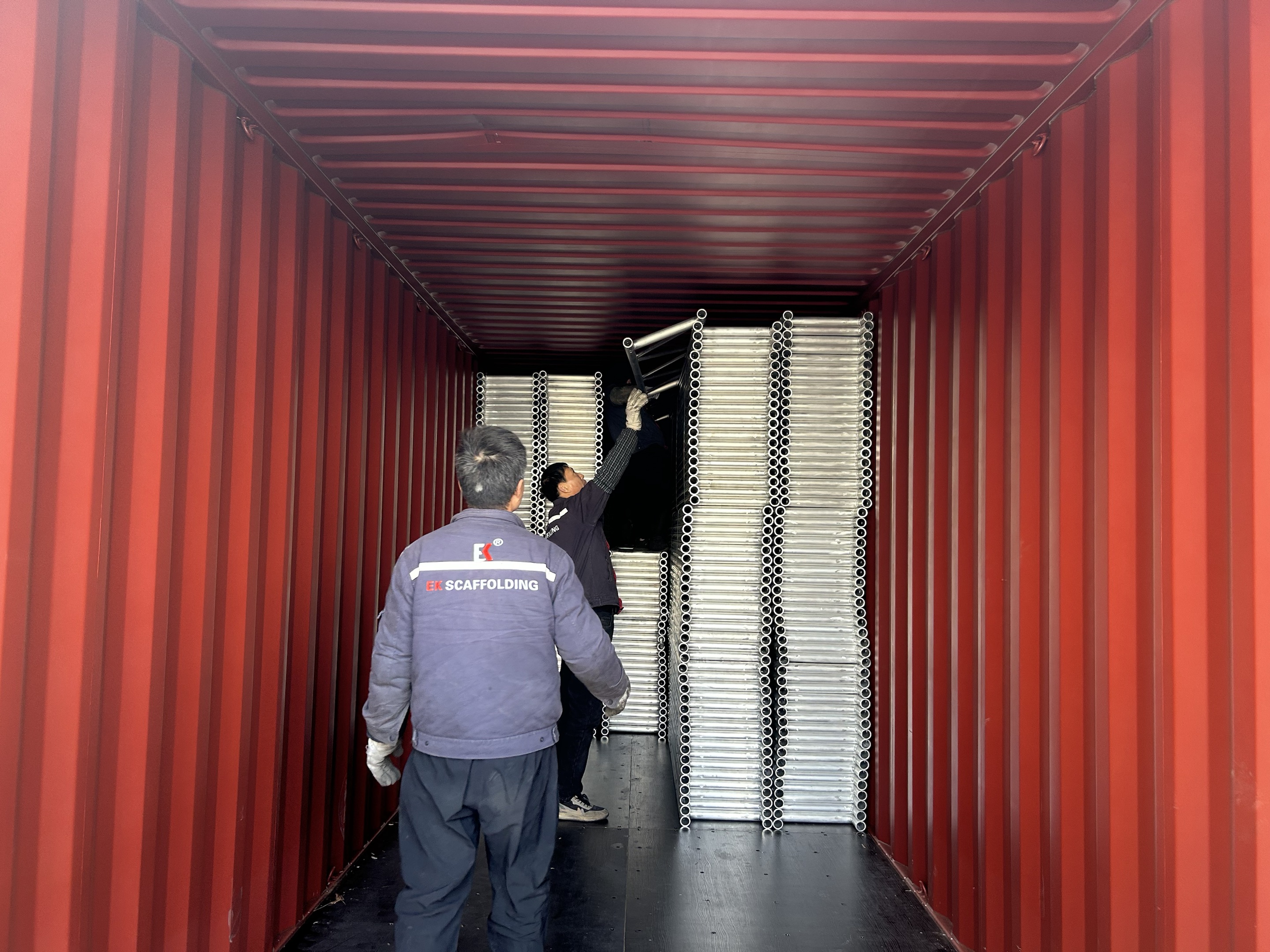 pemuatan balok aluminium 