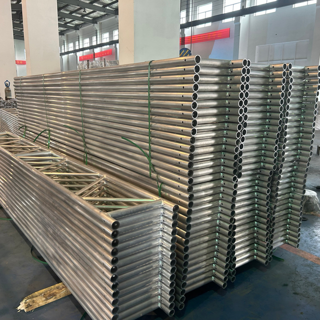 Balok kisi aluminium