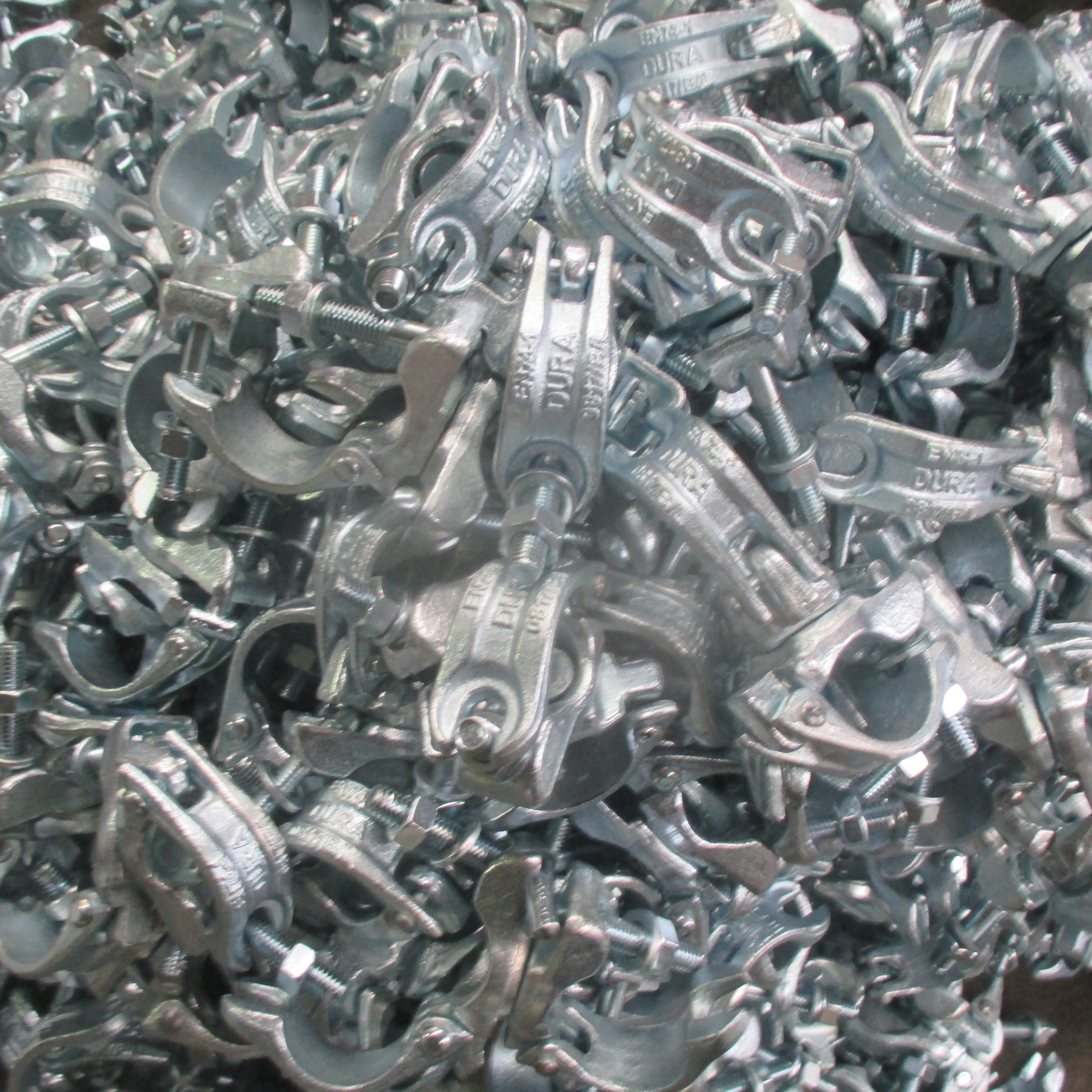 Jatuhkan coupler putar dipalsukan