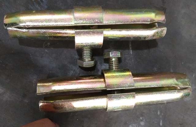 Pin gabungan yang ditekan 15