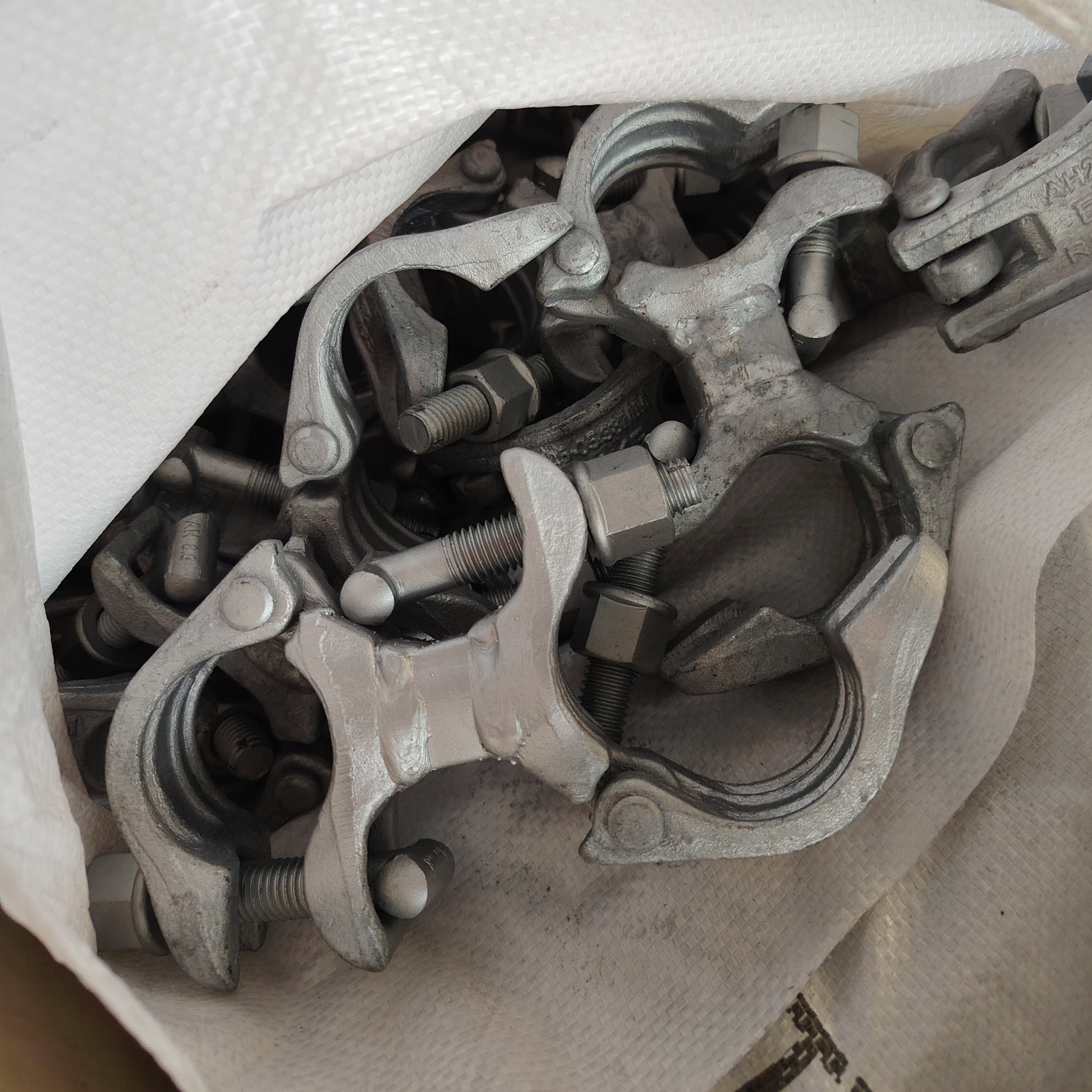 Coupler Jarak - Penjepit Perancah Berbentuk Khusus 98mm