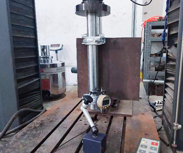  gravlock coupler dalam tes (uji slip sepanjang tabung)