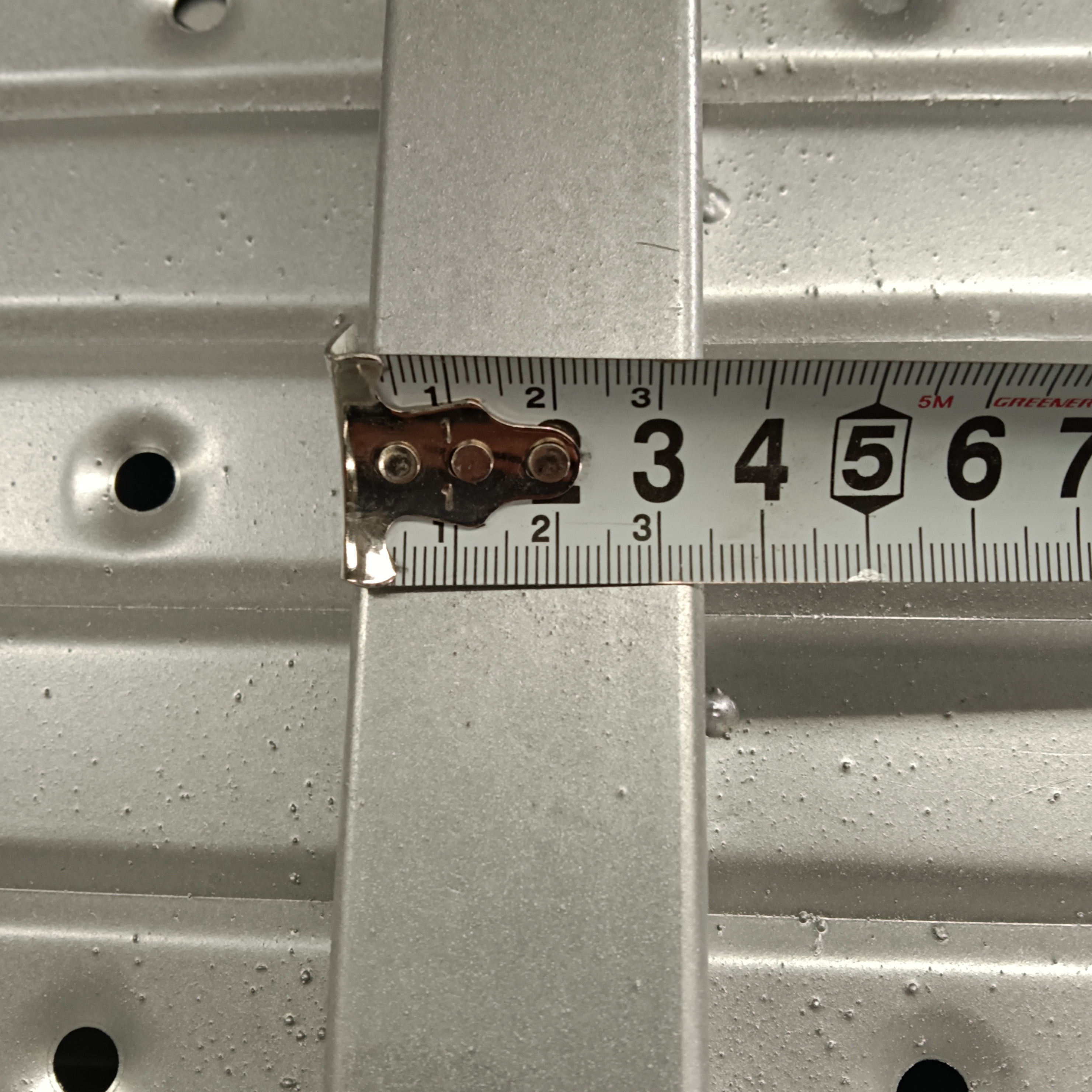 1,0m papan baja tertutup