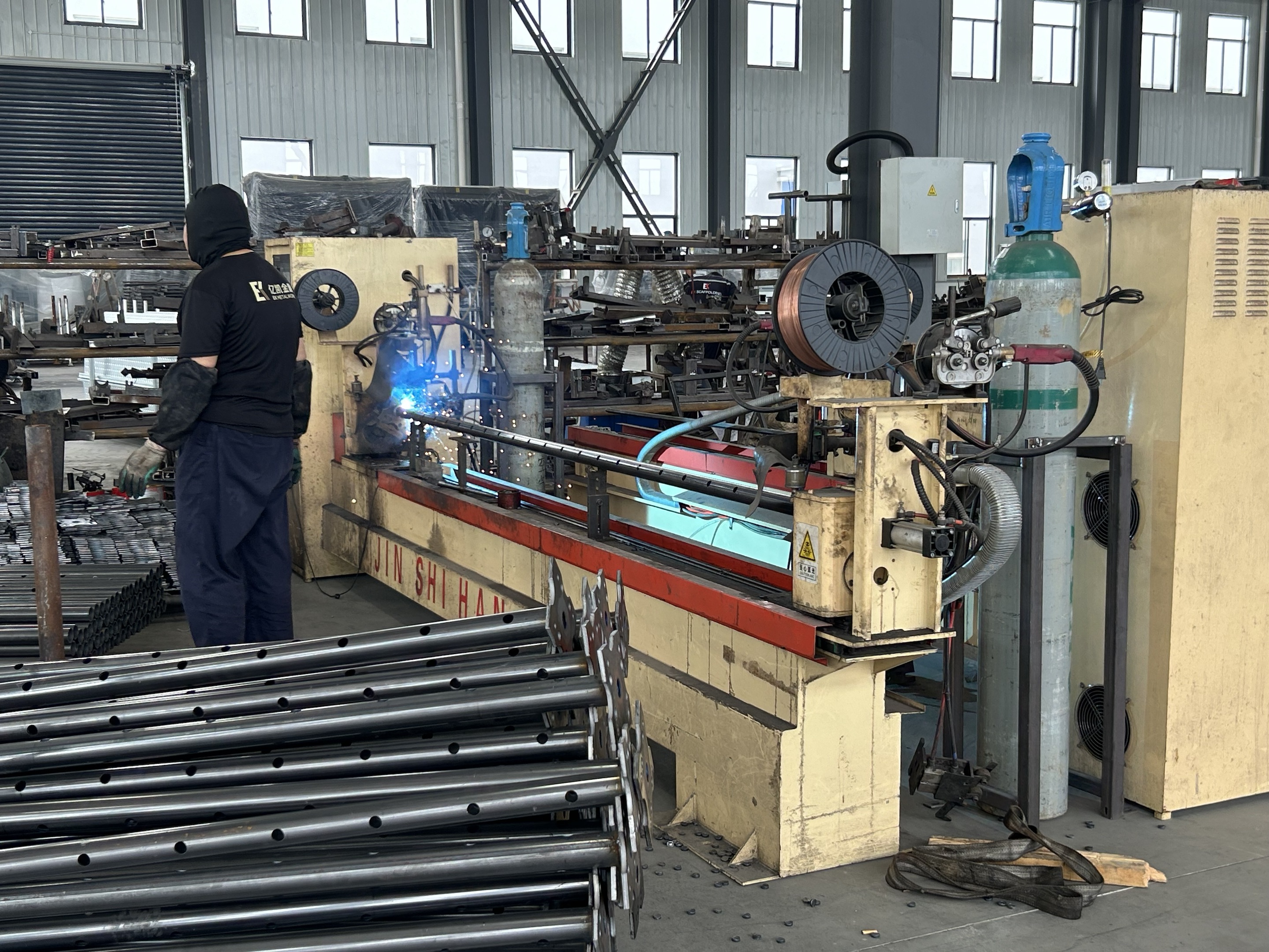 Alat peraga baja yang dapat disesuaikan 