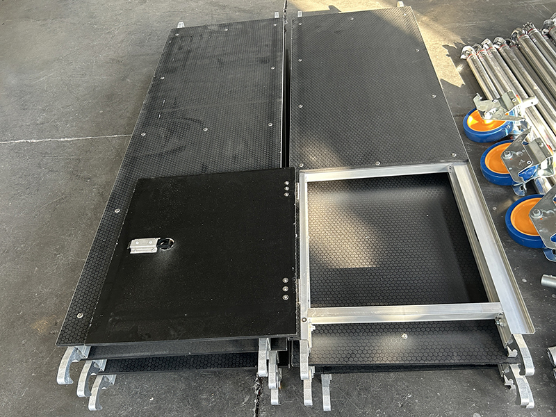 Platform dengan pintu jebakan