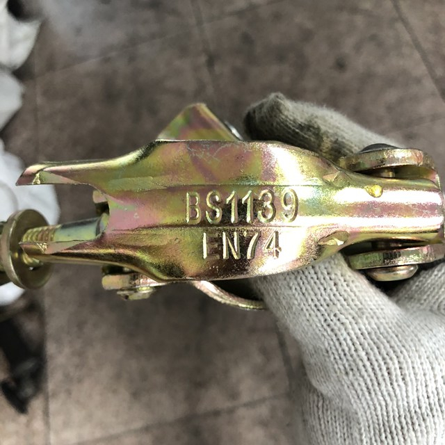BS1139 yang ditekan EN74 SCAFFOLDING Golden Galvanized Swivel Coupler