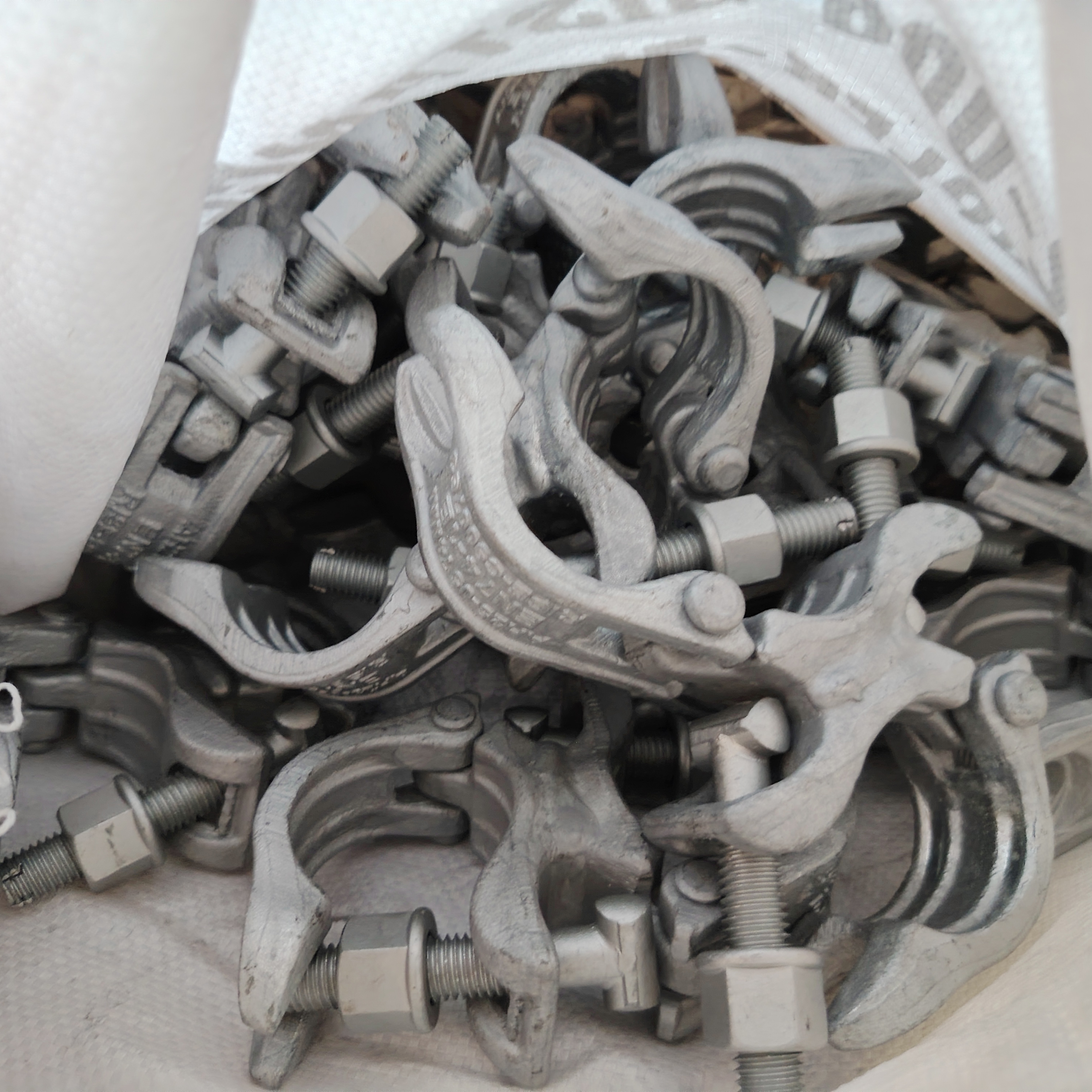 Coupler Jarak - Penjepit Perancah Berbentuk Khusus 74mm