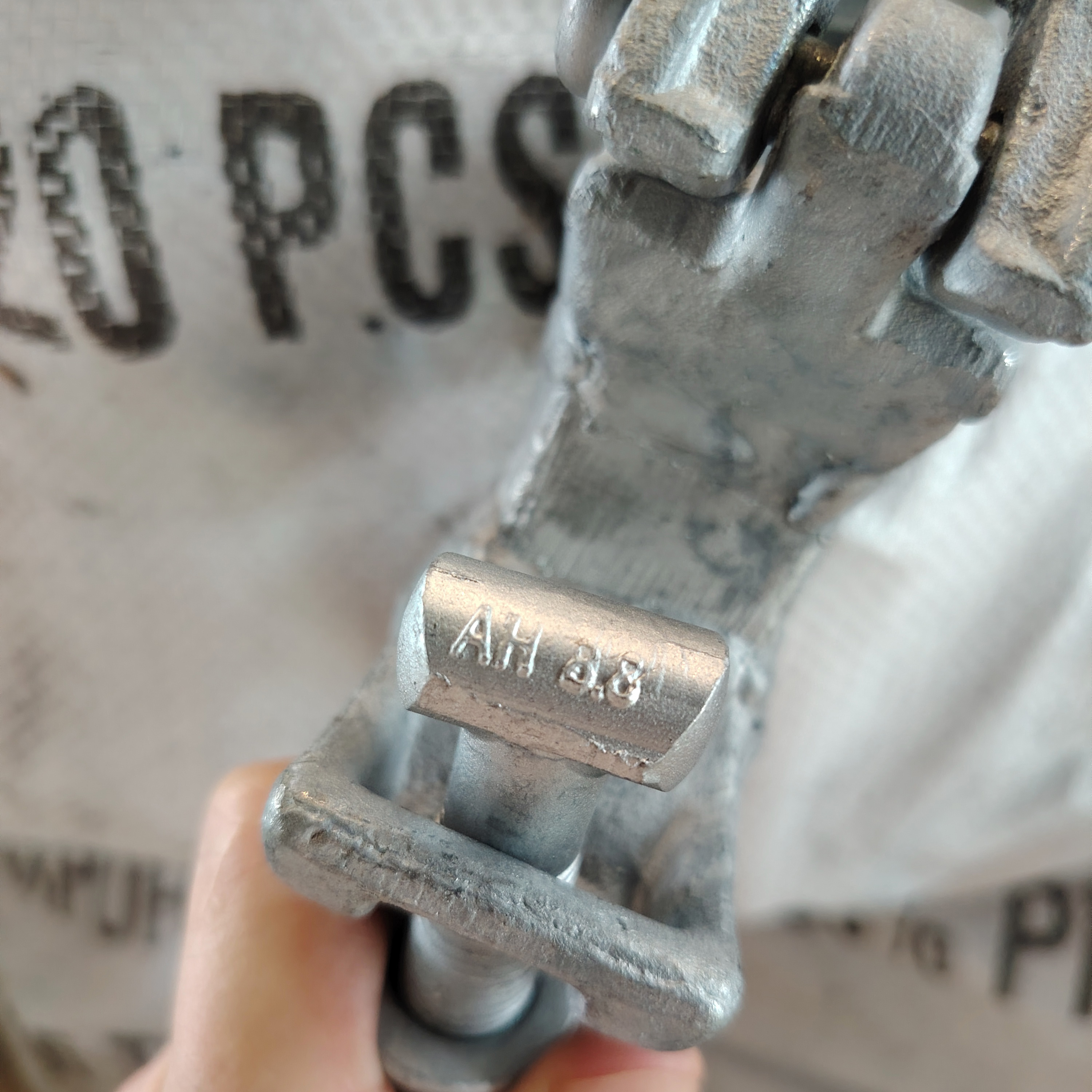 Penjepit Scaffolding berbentuk khusus - 98mm 