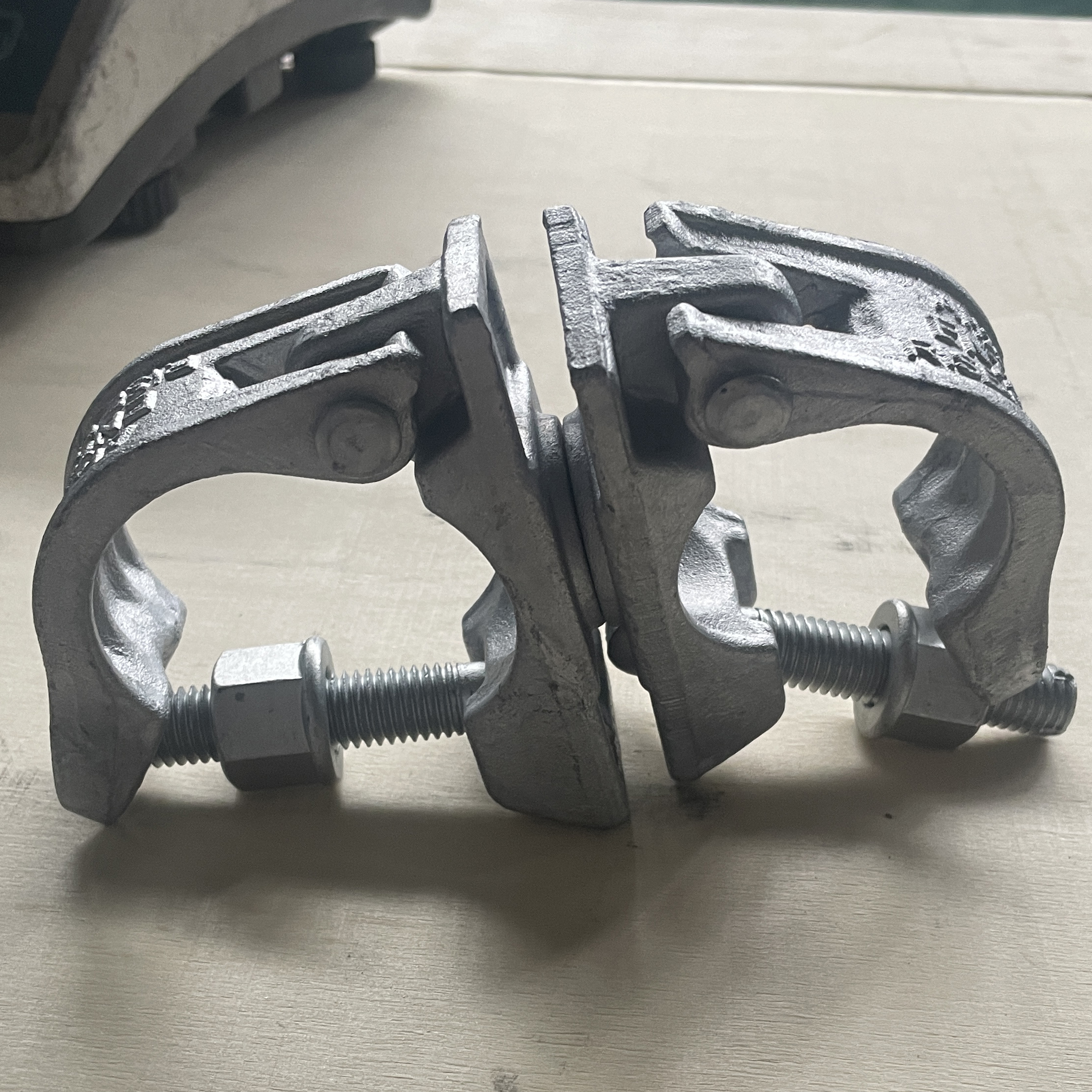 Swivel Coupler KV 49 X 49 Penjepit Scaffolding berbentuk khusus