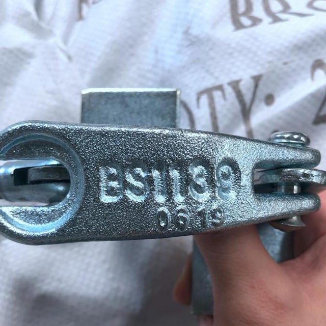 Jatuhkan coupler penahan papan ditempa