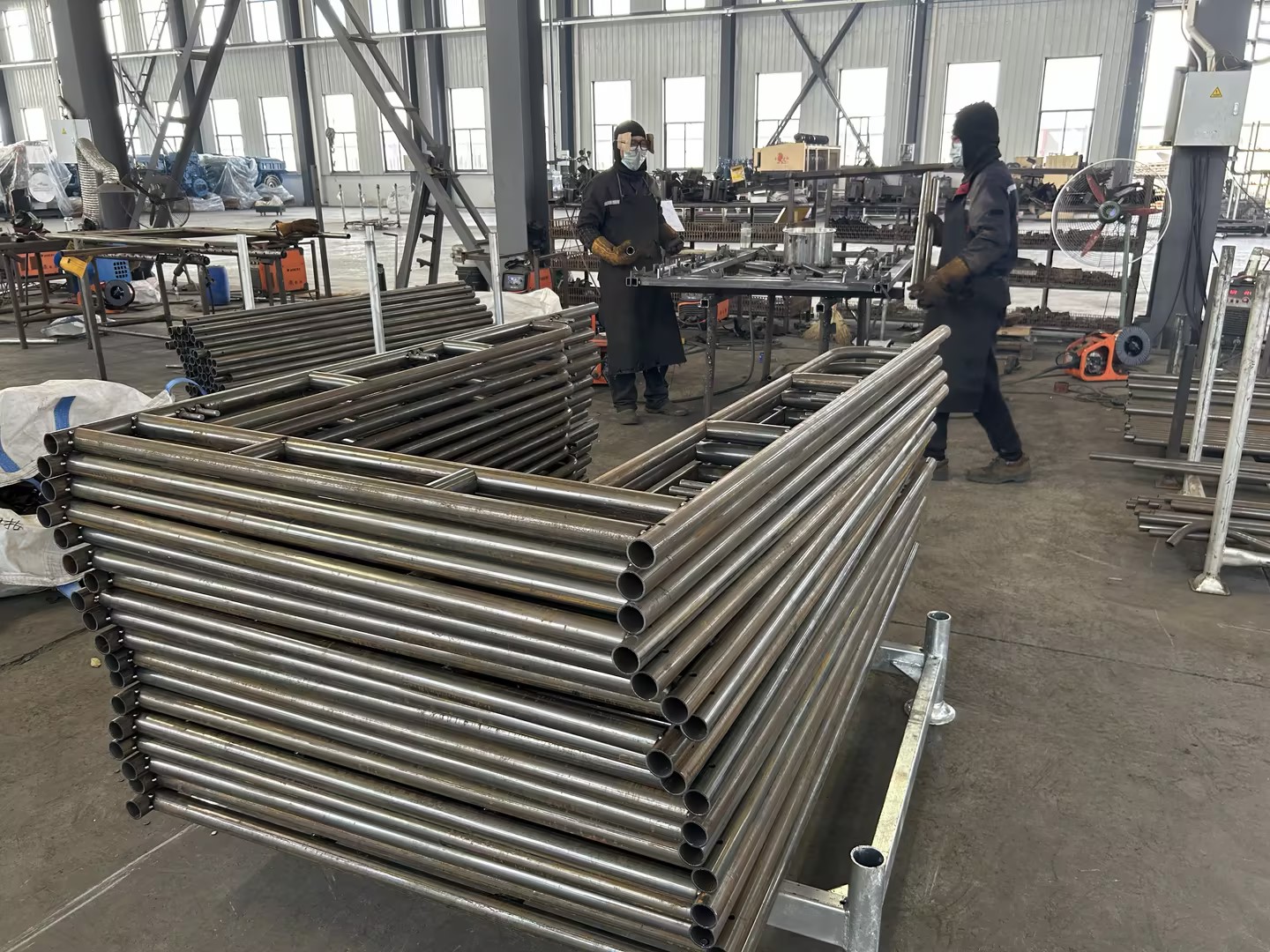 Berjalan Meskipun Perancah 