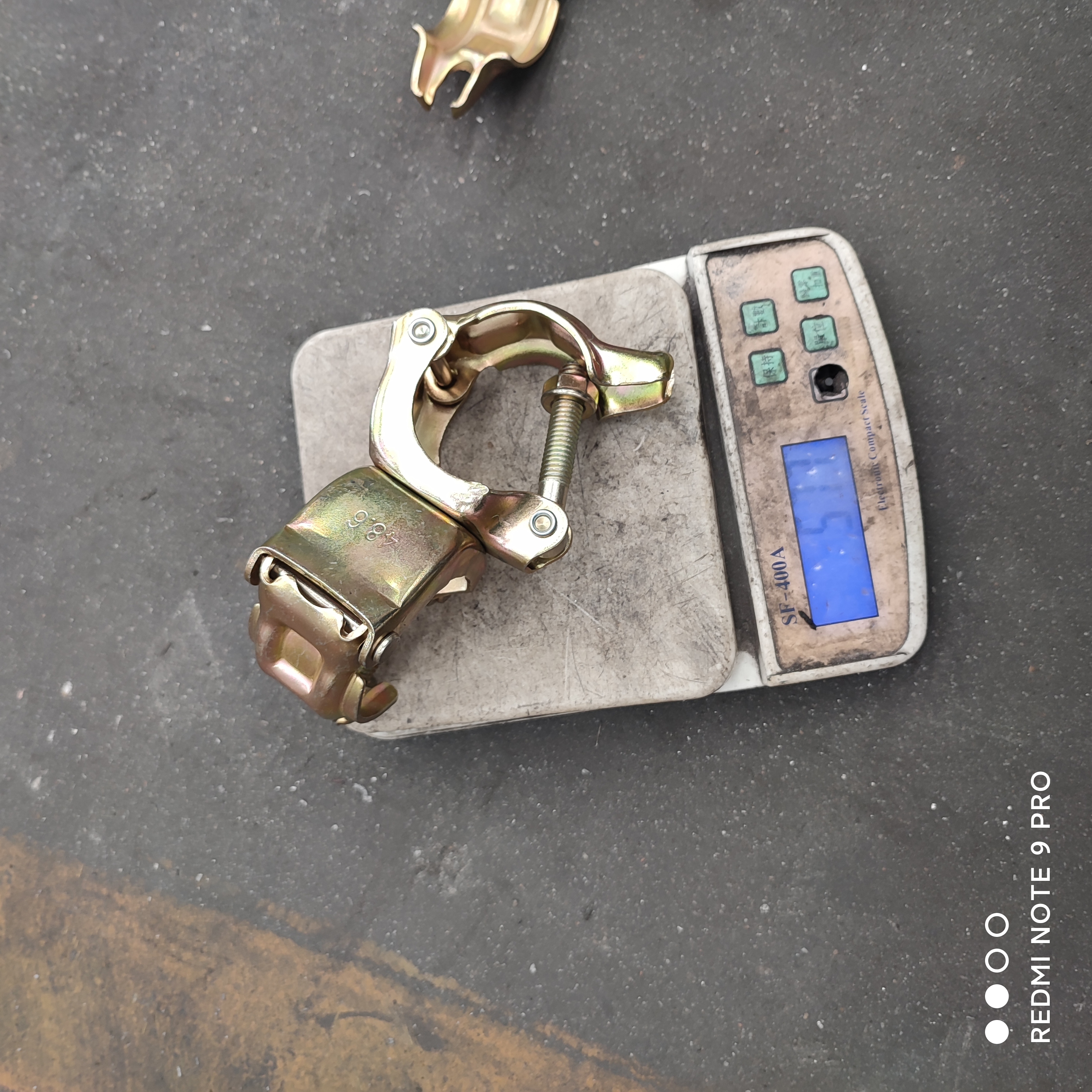 coupler putar yang ditekan 