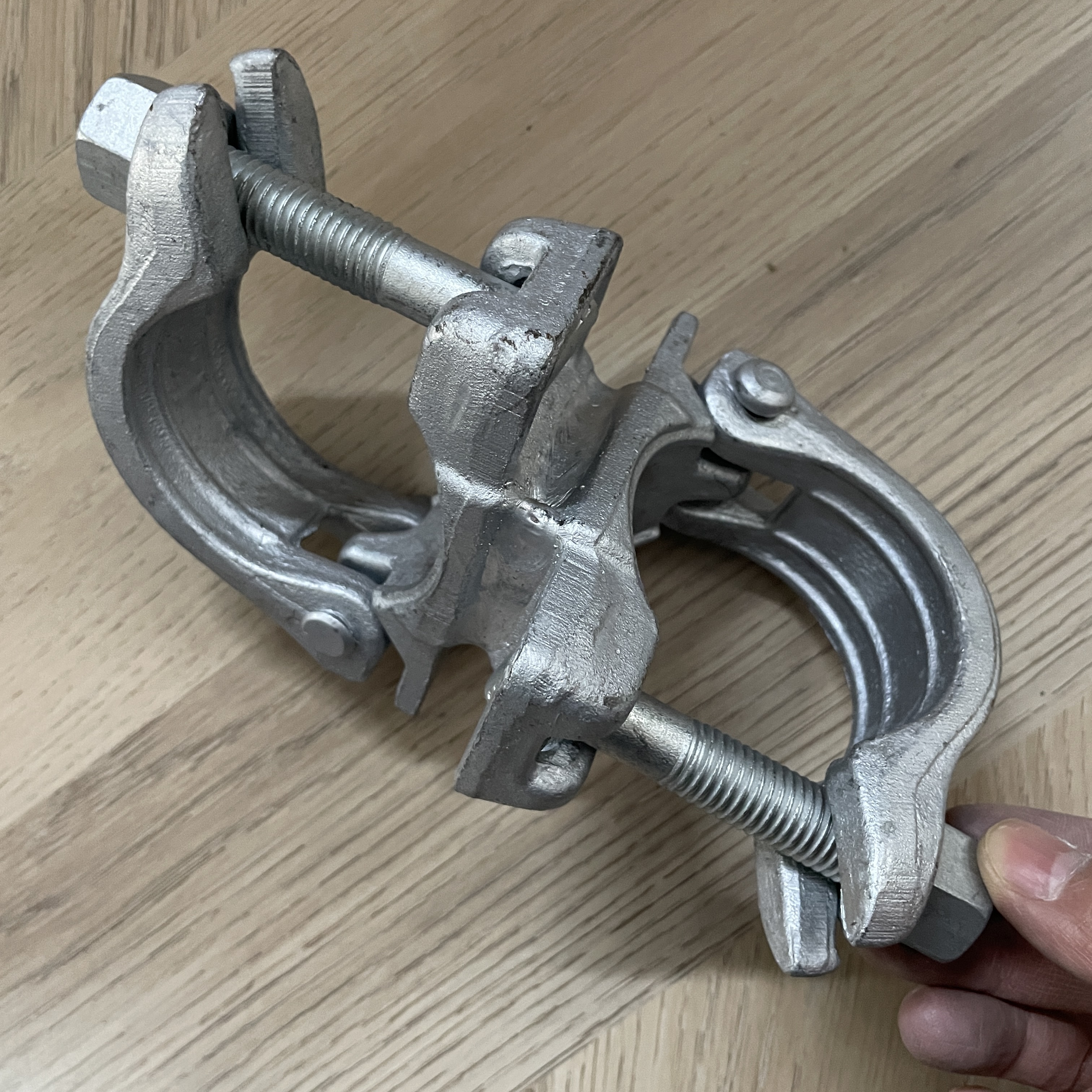 Double Coupler 60 X 60 Penjepit Scaffolding berbentuk khusus