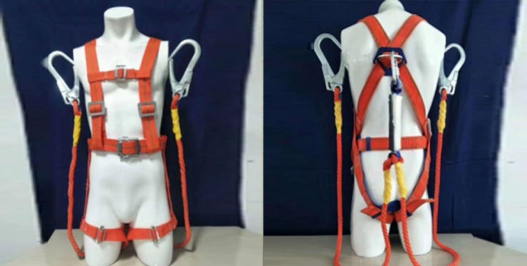 sabuk harness untuk bekerja di ketinggian 