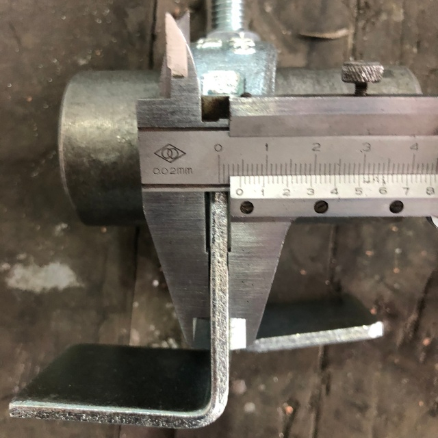 Coupler penahan papan