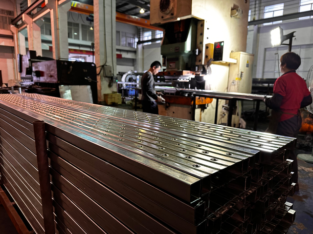 Mesin tinju papan baja