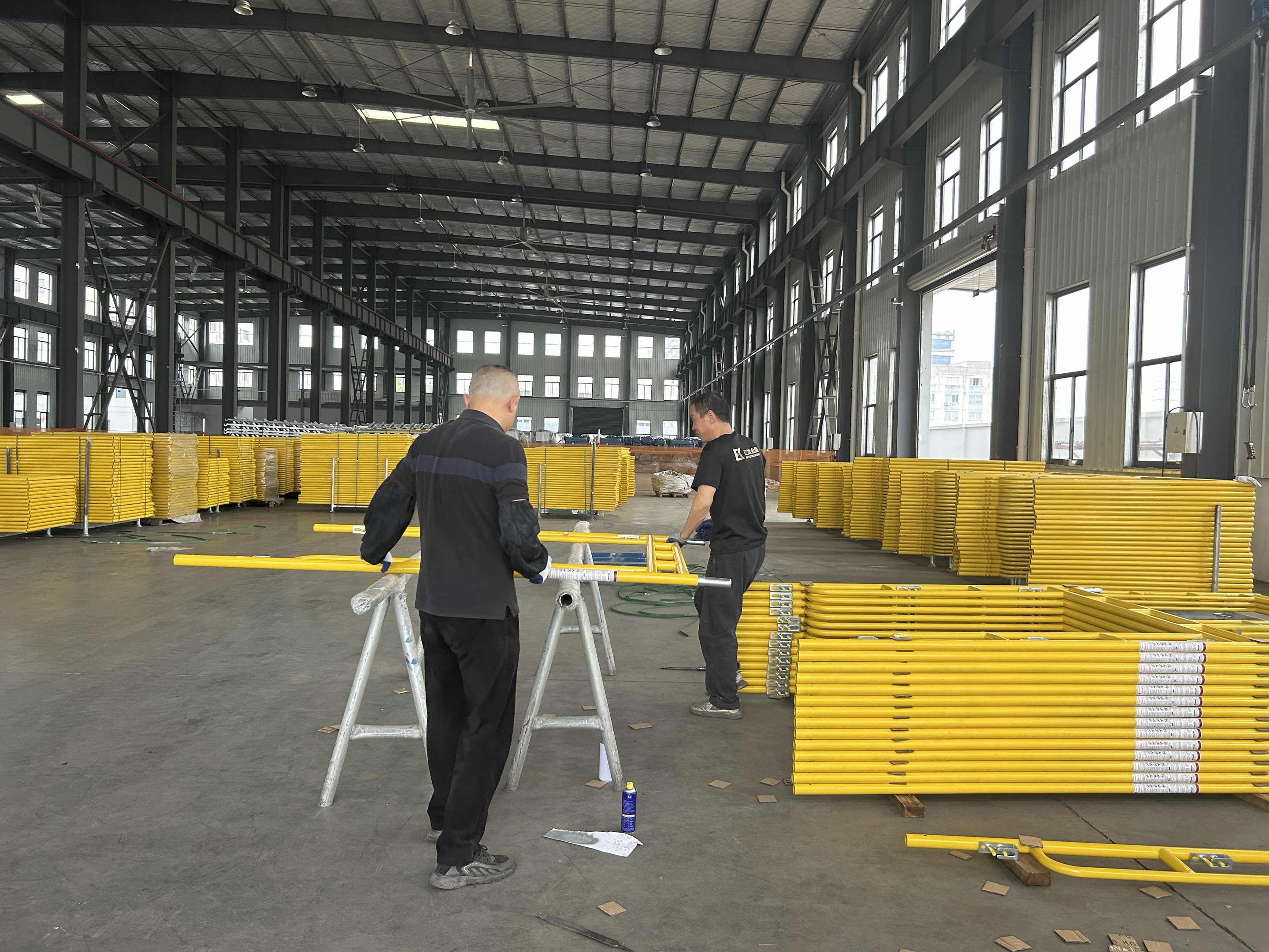 Berjalan Meskipun Perancah 