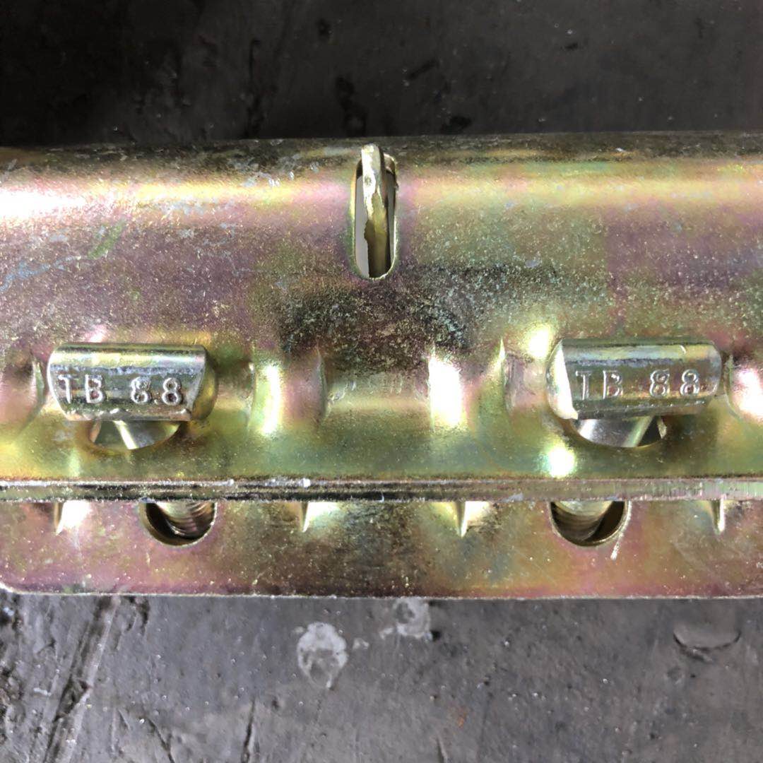 Slepler lengan yang ditekan