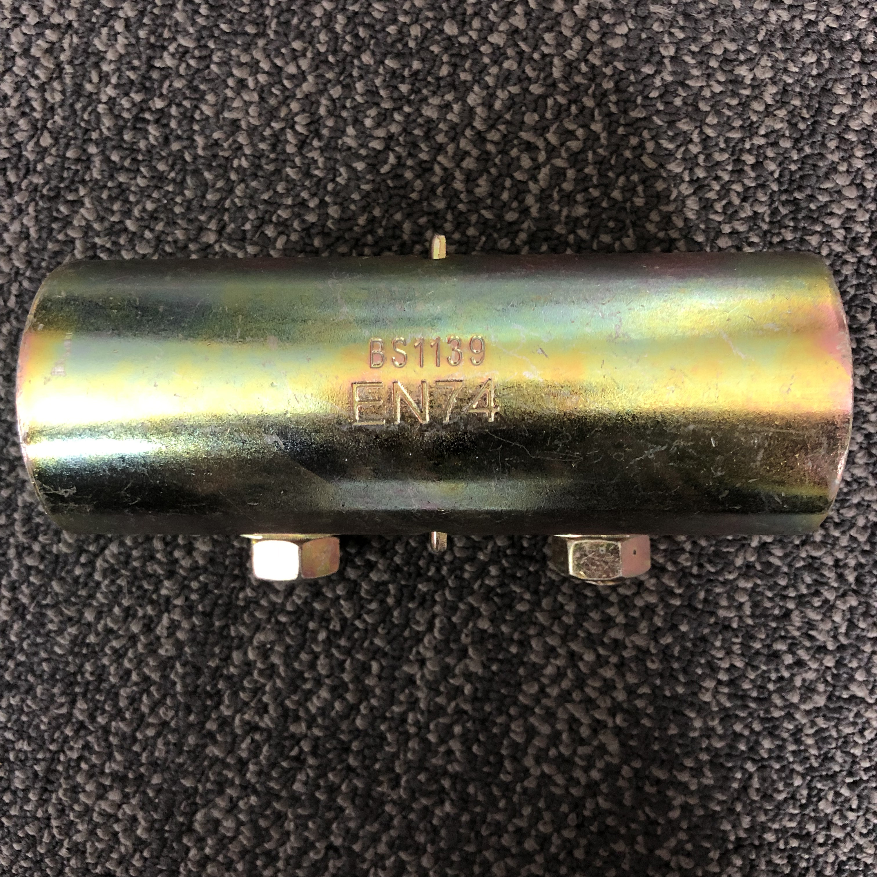 Slepler lengan yang ditekan