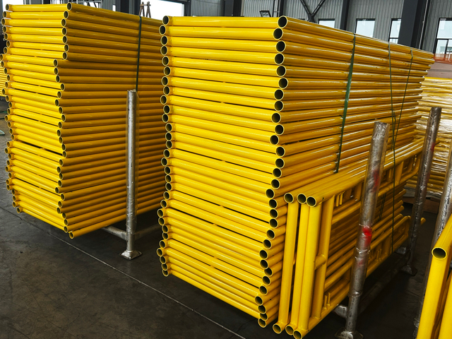 Kuning Walk Throught Frame