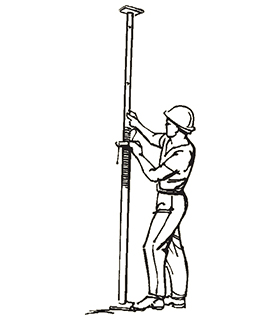 Masukkan pin melalui lubang yang berdekatan di tabung dalam