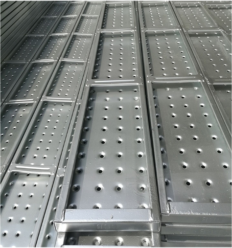 Periksa papan baja perancah