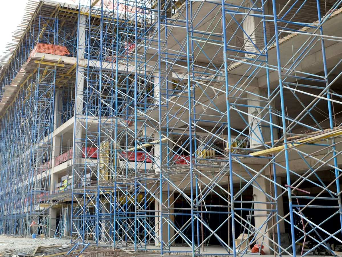 Aplikasi walk through scaffolding frame